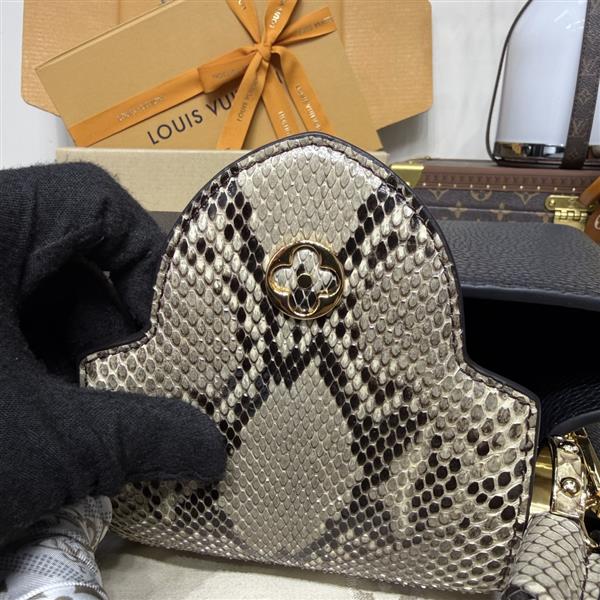 2026120164252852 820